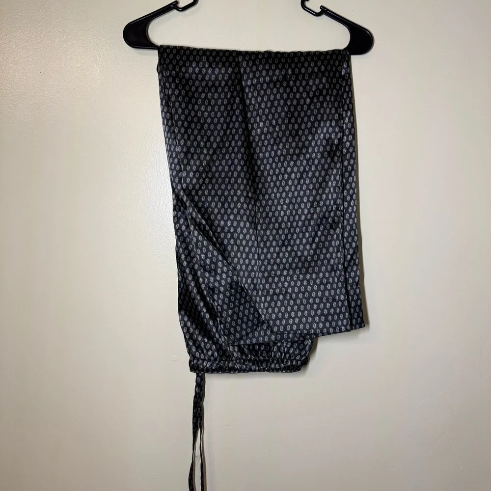 Alfani Men’s Black Paisley Long Sleeve Pajama Set - Picture 3 of 5